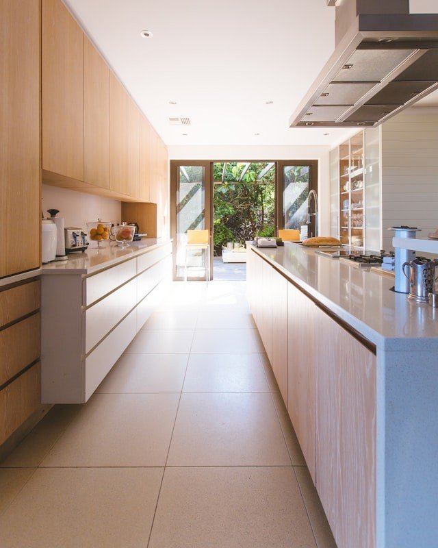 a_picture_of_skincare-jar_made_by_shiseido